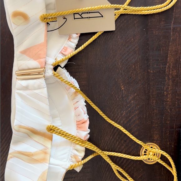 silk set by Designer Raisa & Vanessa - Picture 4 of 6